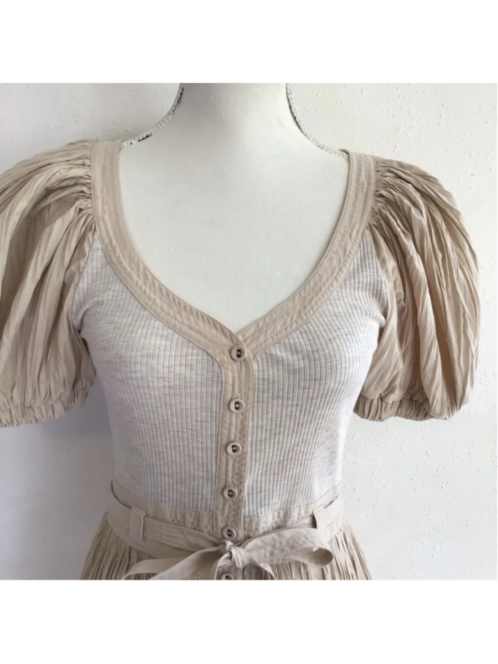 Ulla Johnson Women Elegant Beige Pleated Romper with Puff Sleeves Size 4 - Picture 6 of 15